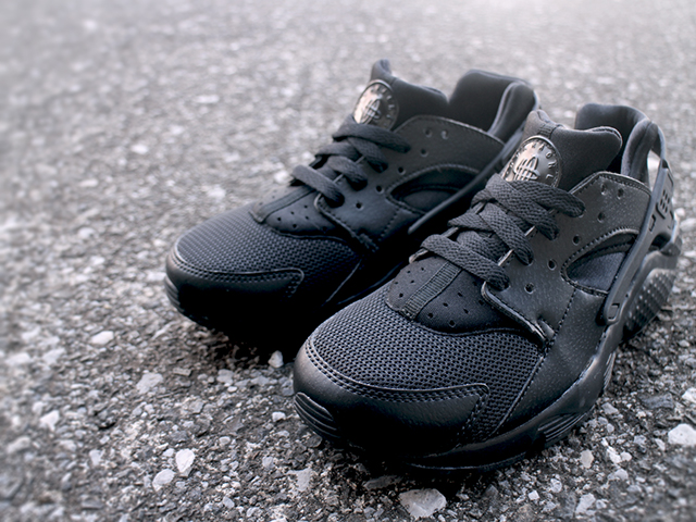 NIKE HUARACHE RUN (GS) “BLACK”01