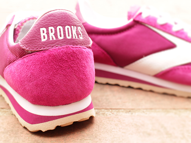 BROOKS HERITAGE WMNS VANGUARD “FESTIVAL FUSCIA”01