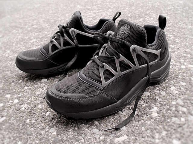 NIKE WMNS AIR HUARACHE LIGHT PRM “BLACK/BLACK”01