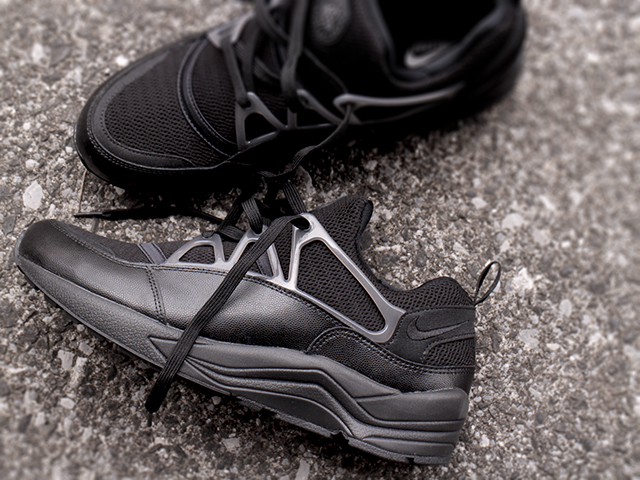 NIKE WMNS AIR HUARACHE LIGHT PRM “BLACK/BLACK”01
