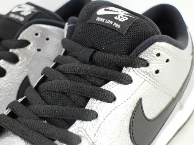 ナイキ SB ダンク ロー コールドピザ 27.5㎝313170-024 Preowned* Nike Dunk SB Low Cold Pizza Foil Silver/Black
