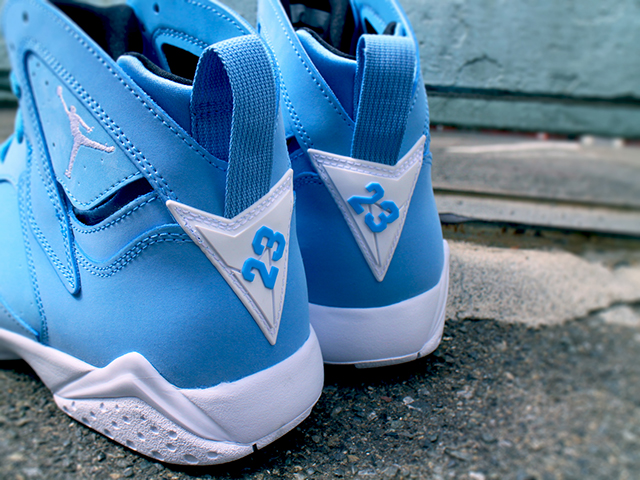NIKE AIR JORDAN 7 RETRO “PANTONE/UNIVERSITY BLUE/WHITE”01
