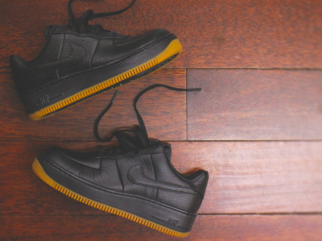 NIKE W AF1 LOW UPSTEP PINNACLE “BLACK/BLACK-GUM LIGHT BROWN”01
