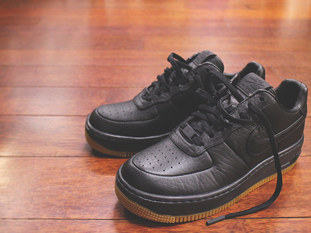 NIKE W AF1 LOW UPSTEP PINNACLE “BLACK/BLACK-GUM LIGHT BROWN”01