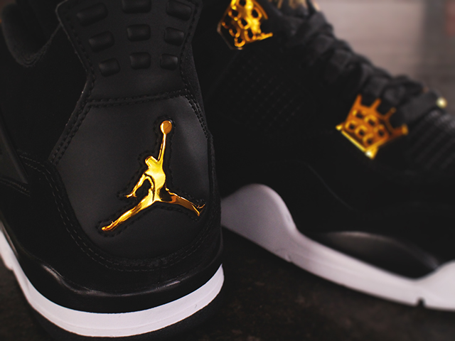 NIKE AIR JORDAN 4 RETRO “ROYALTY/BLACK/METALLIC GOLD-WHITE”01