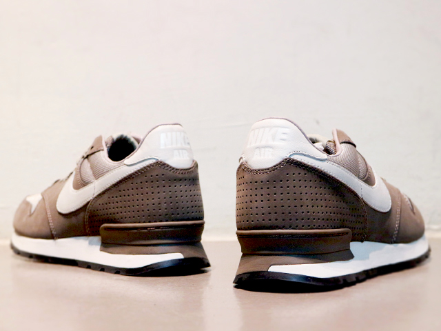 NIKE AIR ZOOM EPIC LUXE “SMOKE/LIGHT BONE-FADED TAUPE”01