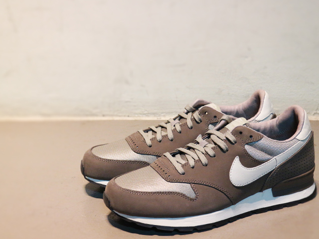 NIKE AIR ZOOM EPIC LUXE “SMOKE/LIGHT BONE-FADED TAUPE”01