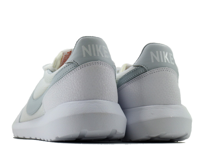 WMNS ROSHE DAYBREAK NM 833812-100 - 2