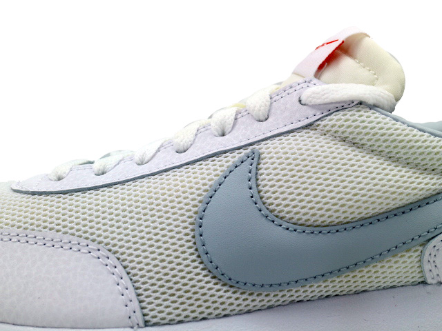 WMNS ROSHE DAYBREAK NM 833812-100 - 5