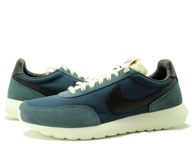 ROSHE DAYBREAK NM 826666-400 - 1