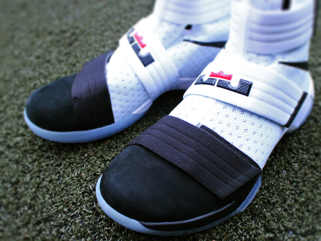 NIKE LEBRON SOLDIER 10 SFG EP WHITE/BLACK01