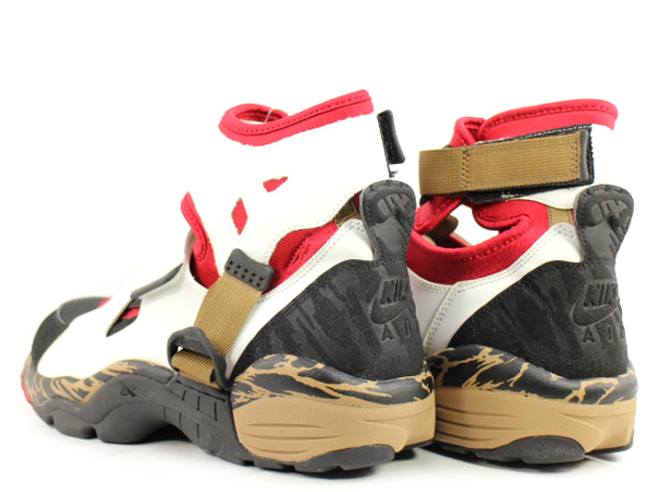 AIR CARNIVORE 390077-600 - 2