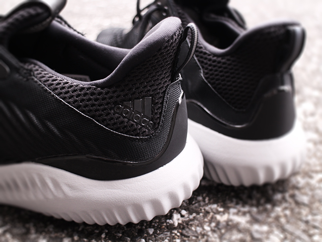 ADIDAS ALPHA BOUNCE “エンジニアードメッシュ”01