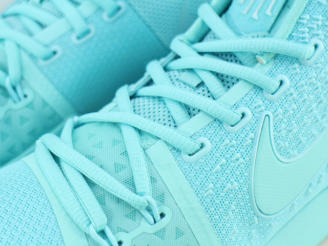 KYRIE 3 852395-401 - 5