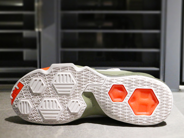 LEBRON 13 LOW LMTD “Phantom”01
