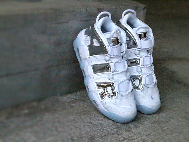 WMNS AIR MORE UPTEMPO “CHROME”01