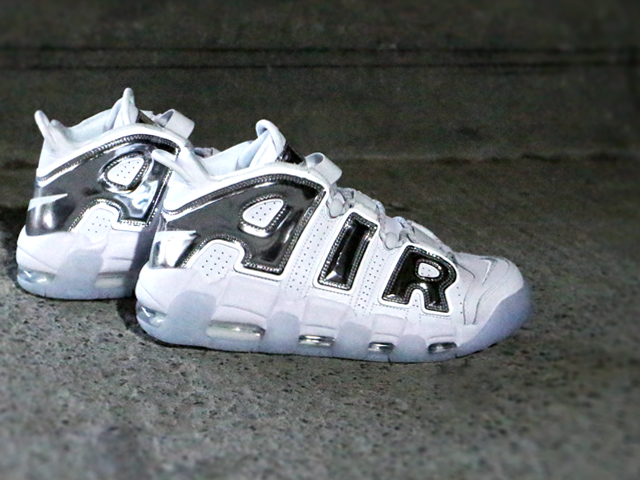 WMNS AIR MORE UPTEMPO “CHROME”01
