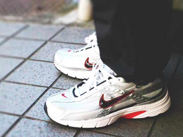 NIKE INITIATOR “METALLIC SILVER/BLACK-WHITE”01