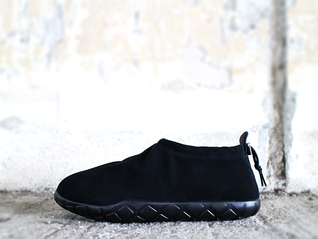 AIR MOC ULTRA “ALL BLACK”01