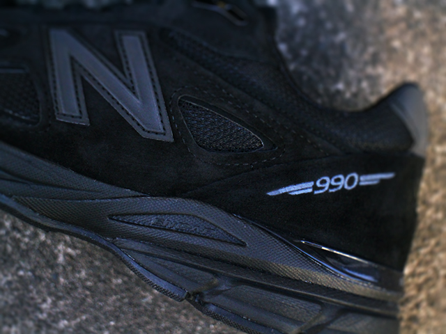 M990 BB4 “ALL BLACK”01