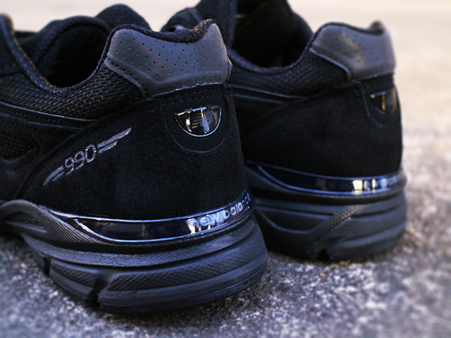 M990 BB4 “ALL BLACK”01