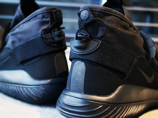 KOMYUTER QS “TRIPLE BLACK”01