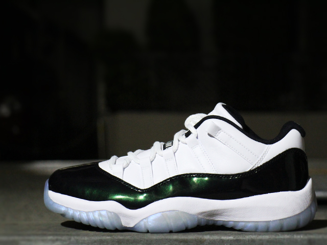 AIR JORDAN 11 RETRO LOW”IRIDESCENT”01