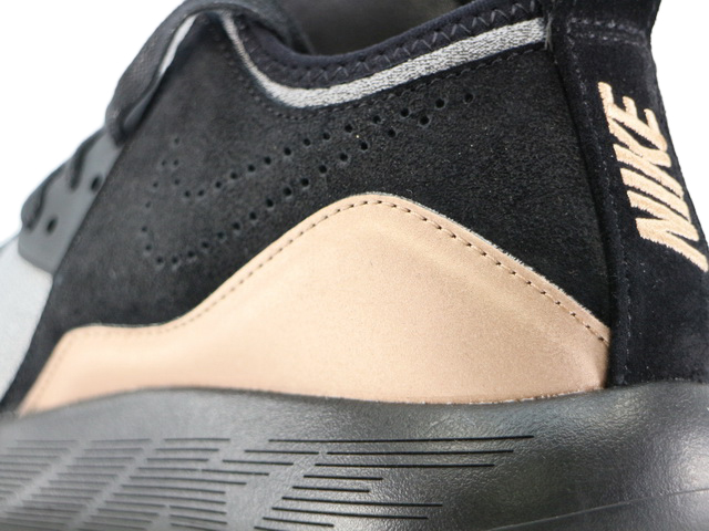 LUNAR CHARGE PREMIUM 923281-001 - 6