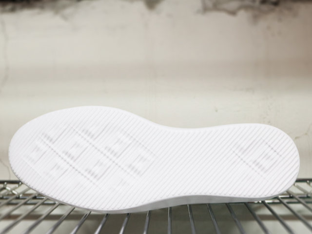 CHUCK TAYLOR ALL STAR MODERN HI “ALL WHITE”01