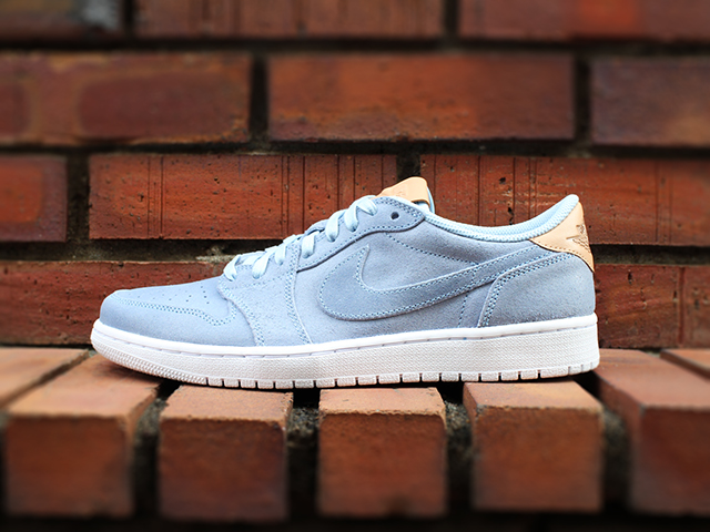 AIR JORDAN 1 RETRO LOW OG PREMIUM “ICE BLUE”01