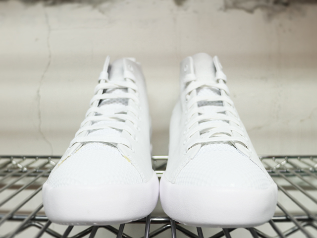 CHUCK TAYLOR ALL STAR MODERN HI “ALL WHITE”01
