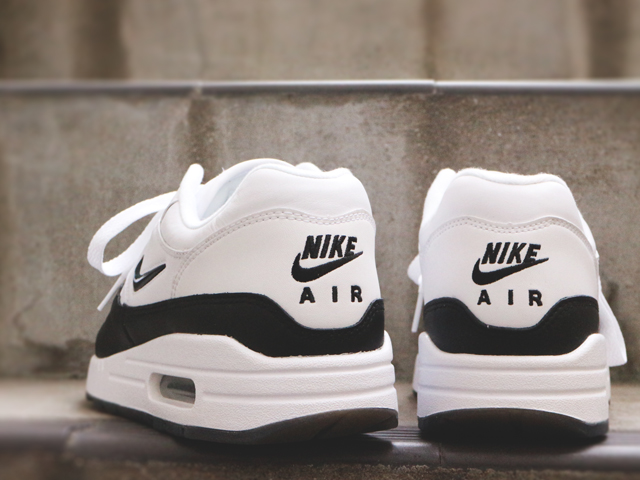 AIR MAX 1 PREMIUM SC “Jewel Swoosh” WHITE/BLACK01