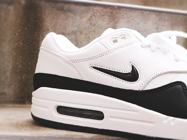 AIR MAX 1 PREMIUM SC “Jewel Swoosh” WHITE/BLACK01