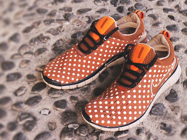 NIKE FREE 5.0 AP “POLKA DOT/HAZELNUT”01