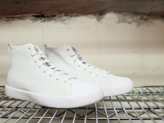 CHUCK TAYLOR ALL STAR MODERN HI “ALL WHITE”01
