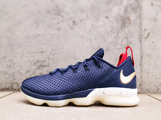 LEBRON 14 LOW “USA”01
