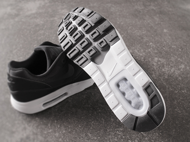 AIR MAX 1 ULTRA 2.0 ESSENTIAL “BLACK-WOLF GREY”01