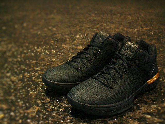 AIR JORDAN 31 LOW “BLACK/GOLD”01