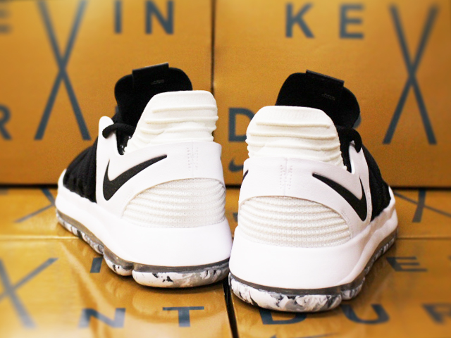 ZOOM KD 10 “BLACK/WHITE”01