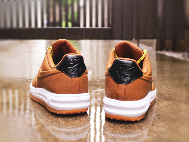LUNAR FORCE 1 DUCKBOOT LOW “BROWN”01