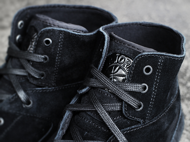 AIR JORDAN 2 RETRO DECON “BLACK SUEDE”01