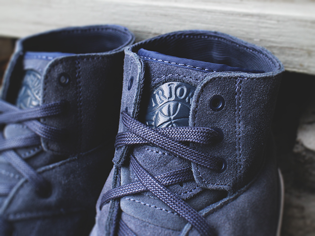 AIR JORDAN 2 RETRO DECON “NAVY SUEDE”01
