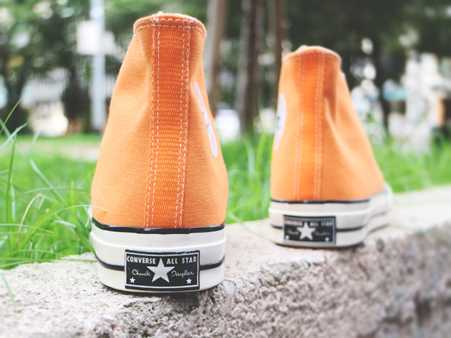 CHUCK TAYLOR ALL STAR 70 HI “ORANGE/EGRET”01