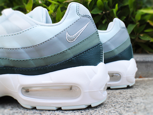 WMNS AIR MAX 95 “BARELY GREY”01