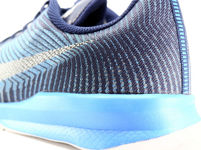 NIKE ナイキKB MENTALITY II バスケットシューズ ネイビー NIKE ナイキKB MENTALITY II バスケットシューズ ネイビー