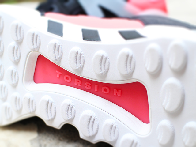 EQT SUPPORT RF “CORE BLACK/TURBO PINK”01