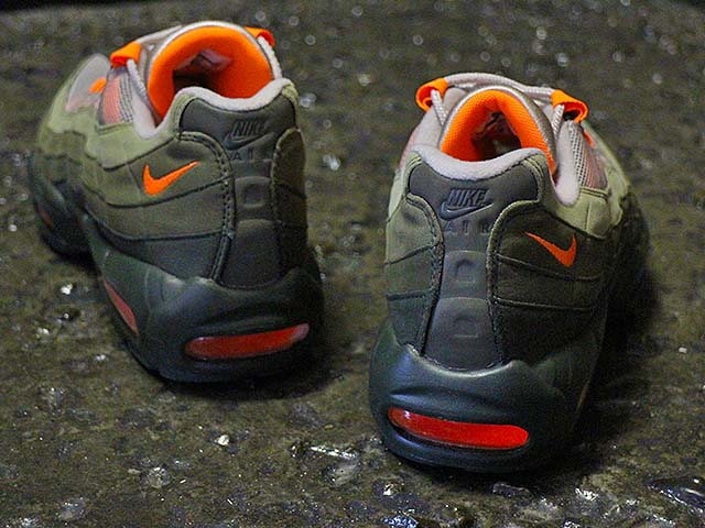 AIR MAX 95 OG “TOTAL ORANGE-NEUTRAL OLIVE”01