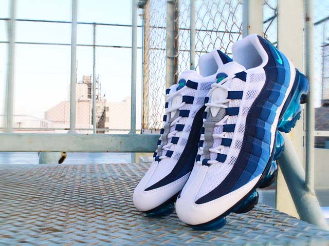 AIR VAPORMAX 95 “BLUE GRADATION”01