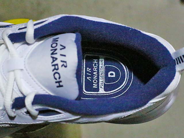 AIR MONARCH 4 WHITE/NAVY/METALLIC SILVER01