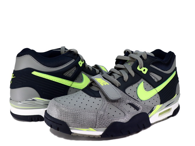 AIR TRAINER 3 679066-071 - 1